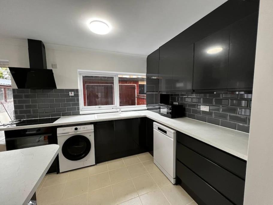 Stoke-on-Trent Springfield House- Near Newcastle Centre, Hospital And Keele University! מראה חיצוני תמונה